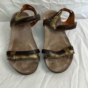 Taos Sandals